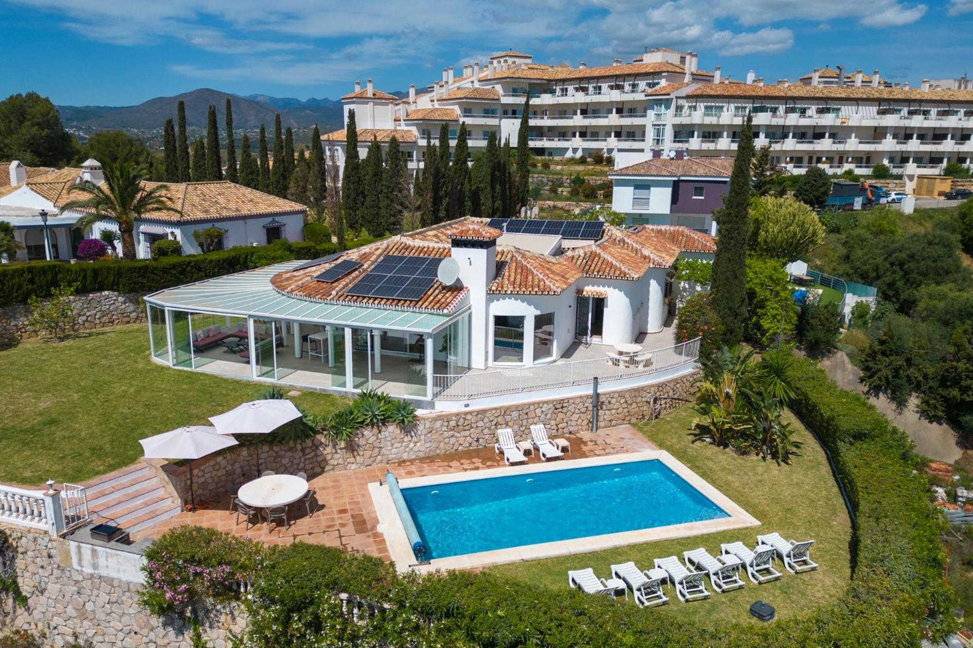Villa Vista Verde Mijas Golf - Optional Heated Pool & Jacuzzi Exterior photo