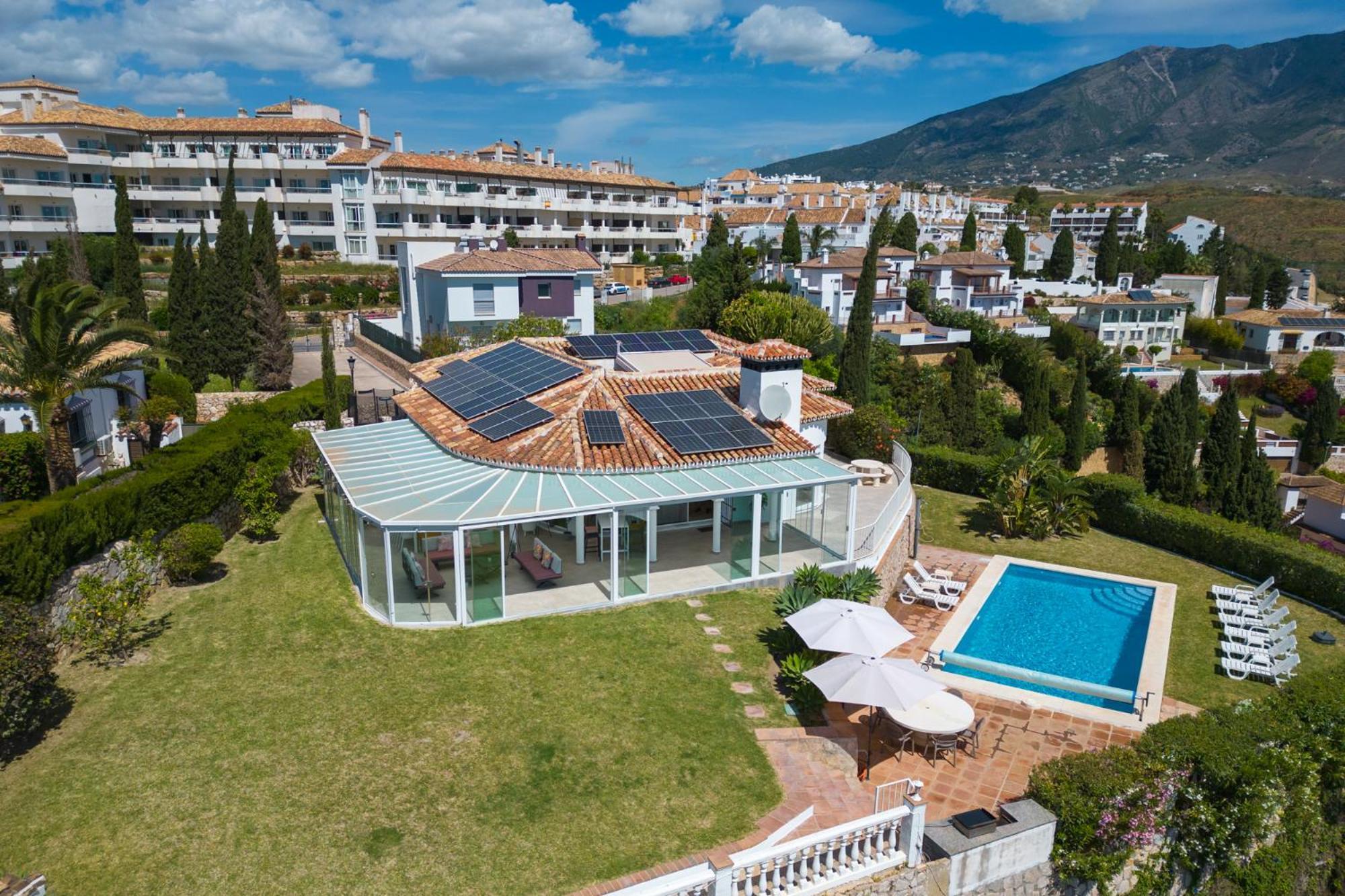 Villa Vista Verde Mijas Golf - Optional Heated Pool & Jacuzzi Exterior photo