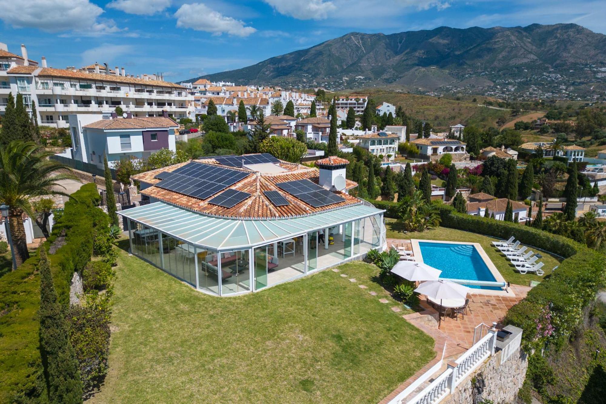 Villa Vista Verde Mijas Golf - Optional Heated Pool & Jacuzzi Exterior photo