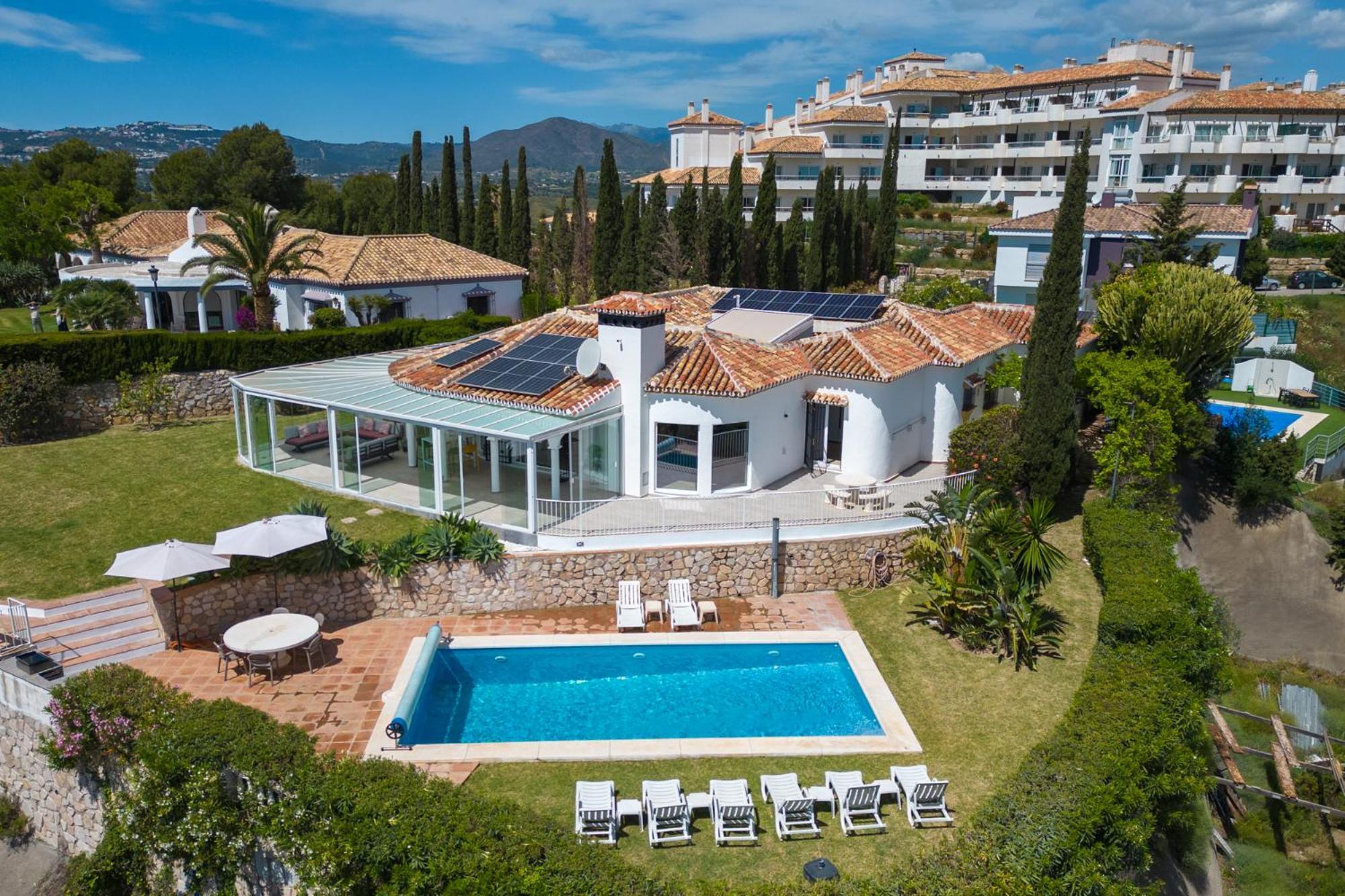Villa Vista Verde Mijas Golf - Optional Heated Pool & Jacuzzi Exterior photo