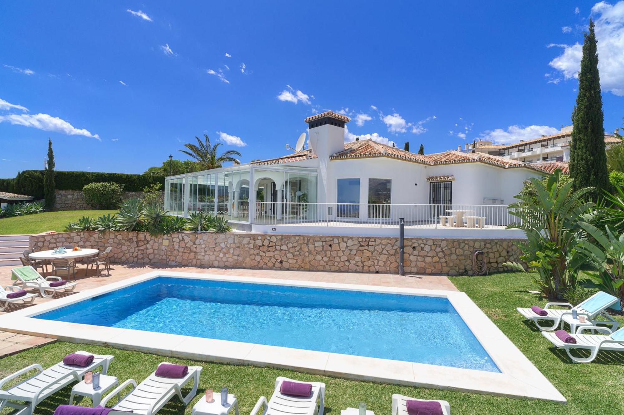 Villa Vista Verde Mijas Golf - Optional Heated Pool & Jacuzzi Exterior photo