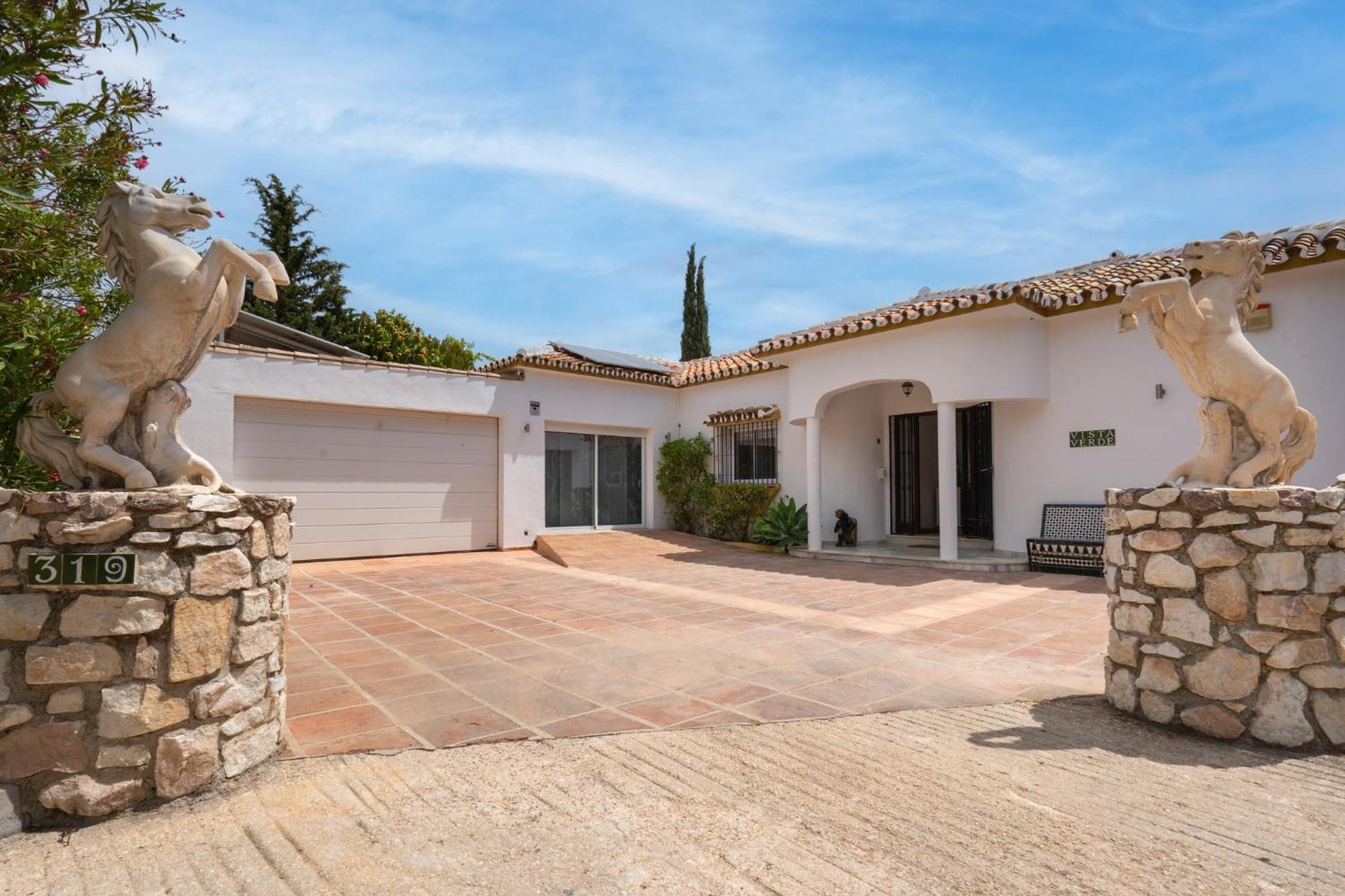 Villa Vista Verde Mijas Golf - Optional Heated Pool & Jacuzzi Exterior photo