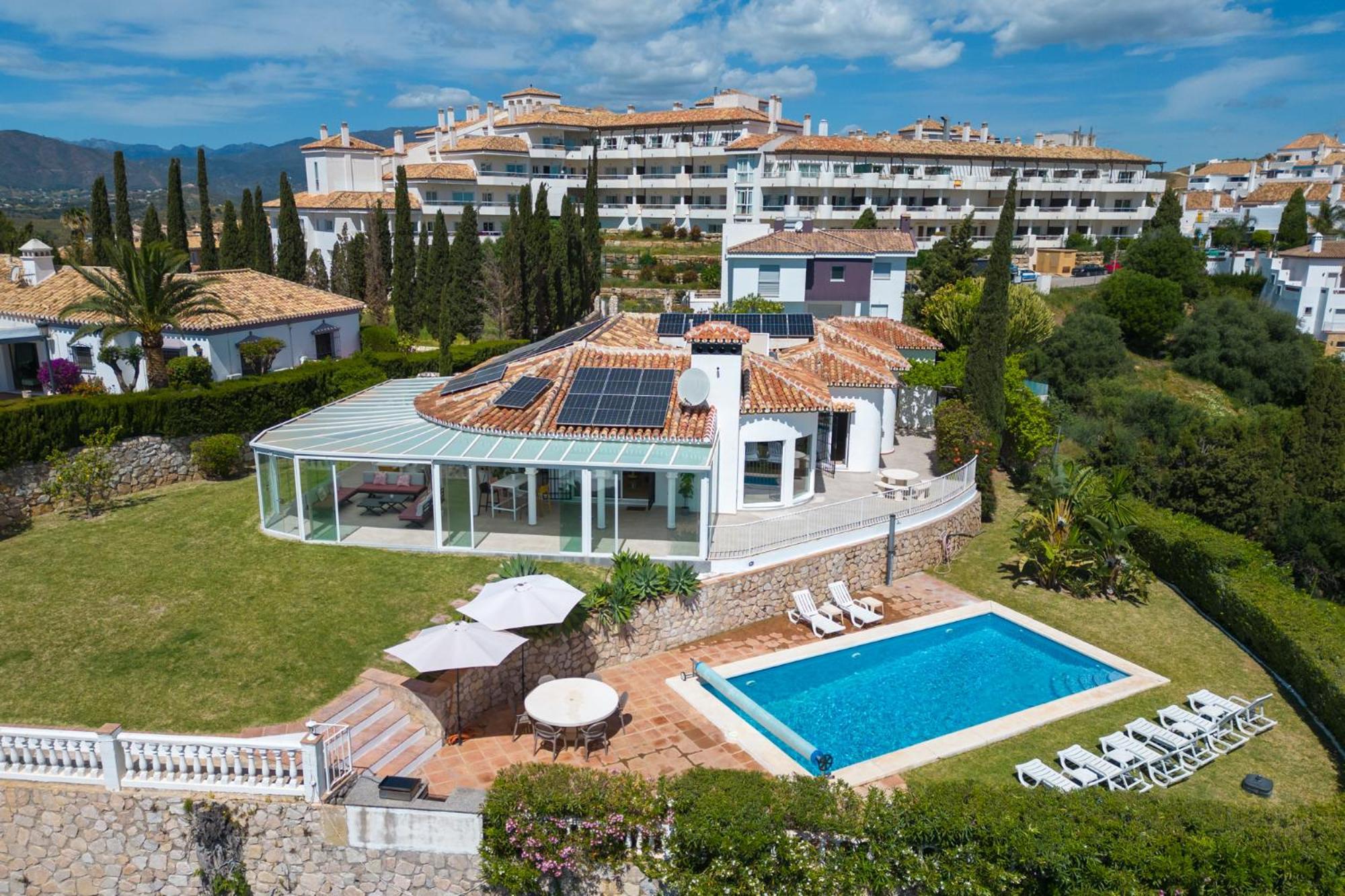Villa Vista Verde Mijas Golf - Optional Heated Pool & Jacuzzi Exterior photo