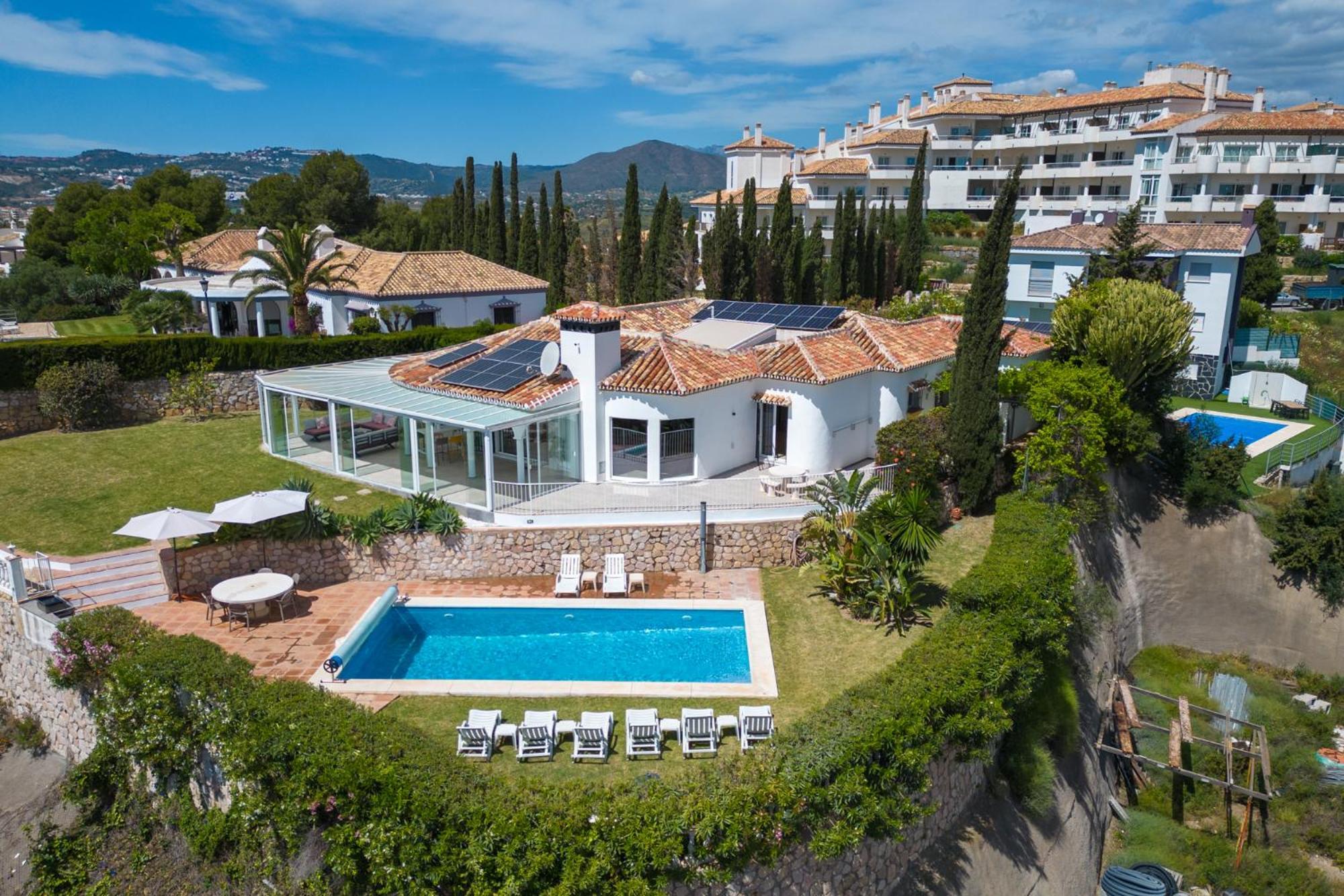 Villa Vista Verde Mijas Golf - Optional Heated Pool & Jacuzzi Exterior photo