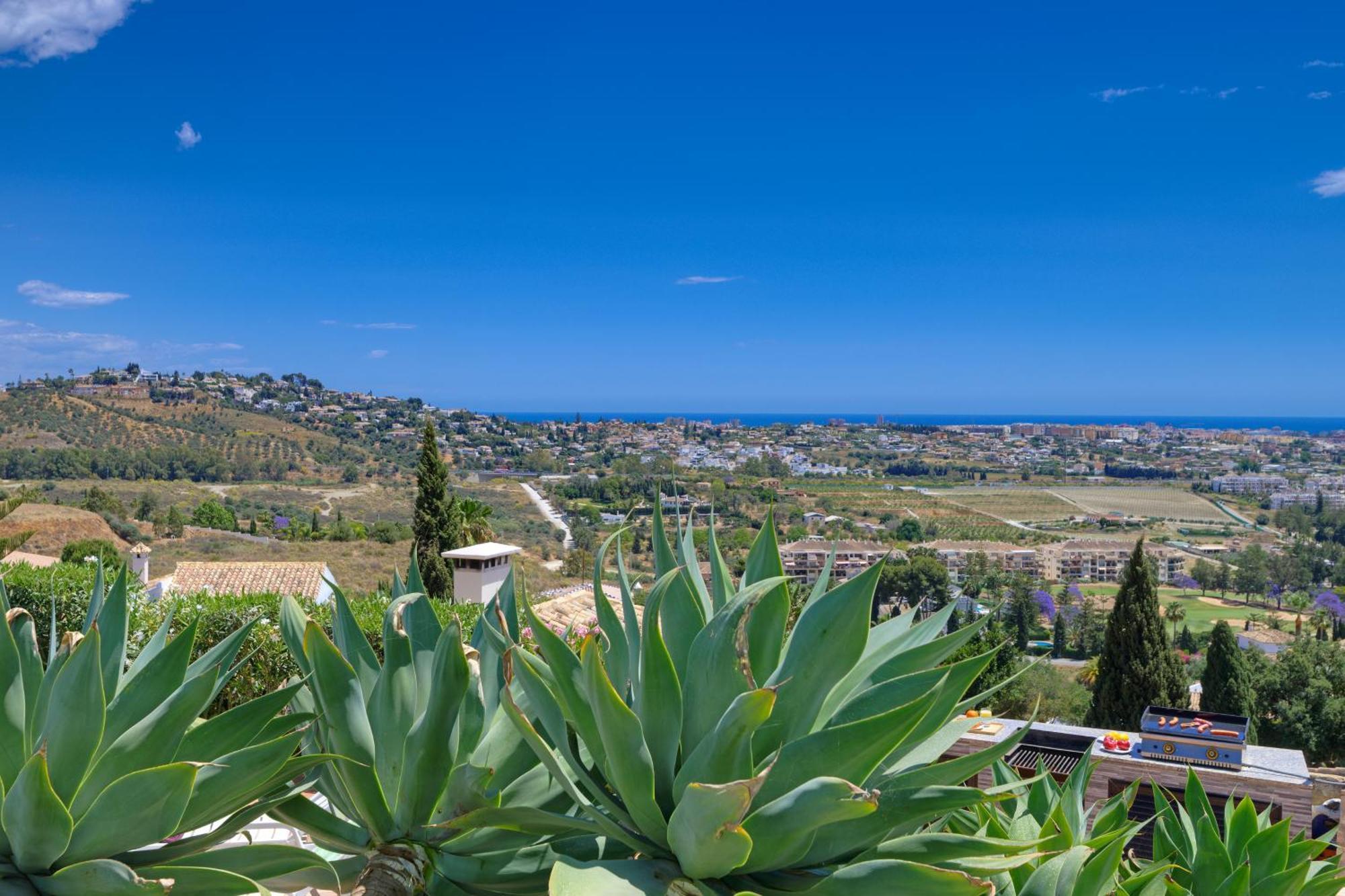 Villa Vista Verde Mijas Golf - Optional Heated Pool & Jacuzzi Exterior photo