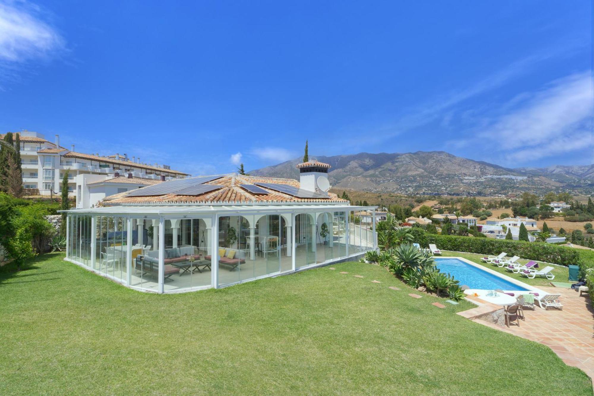Villa Vista Verde Mijas Golf - Optional Heated Pool & Jacuzzi Exterior photo
